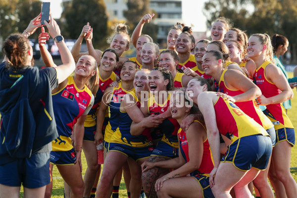 AFLW 2024 Round 08 - Collingwood v Adelaide - A-55390134