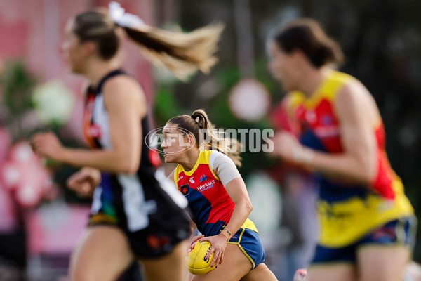 AFLW 2024 Round 08 - Collingwood v Adelaide - A-55390184