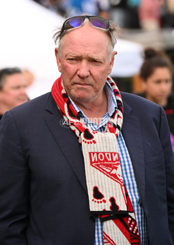 AFLW 2024 Round 08 - Essendon v North Melbourne - A-55390216