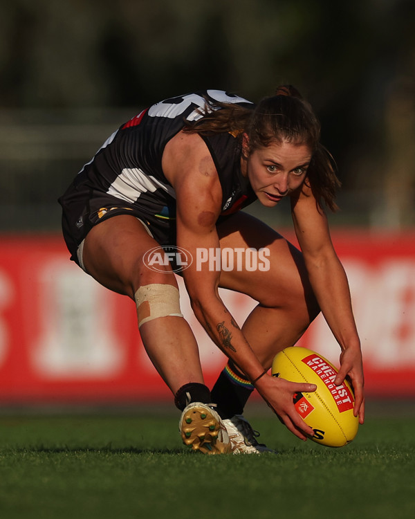 AFLW 2024 Round 08 - Collingwood v Adelaide - A-55391347