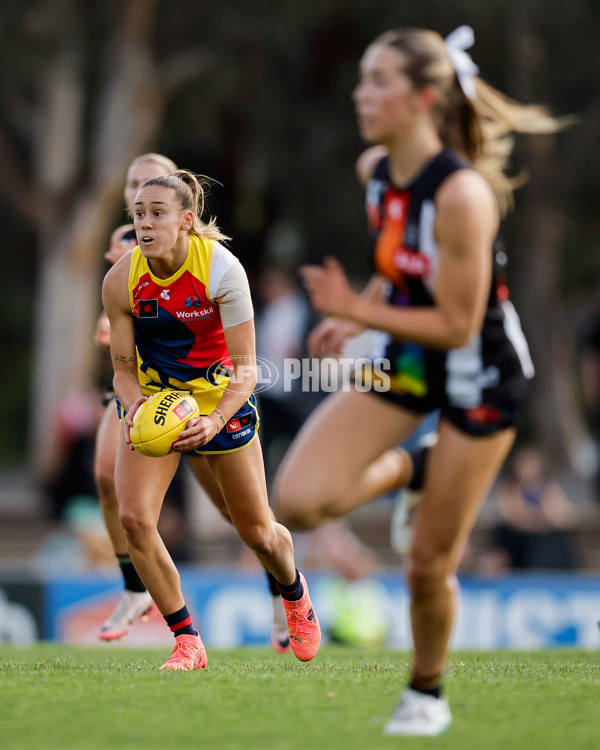 AFLW 2024 Round 08 - Collingwood v Adelaide - A-55391386