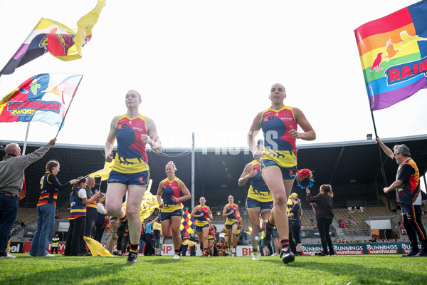 AFLW 2024 Round 08 - Collingwood v Adelaide - A-55393657