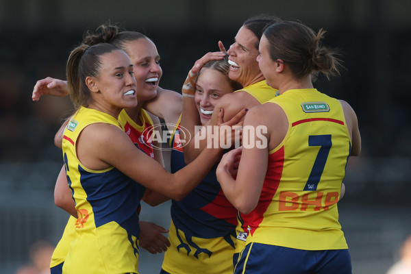 AFLW 2024 Round 08 - Collingwood v Adelaide - A-55394650