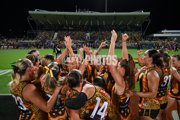 AFLW 2024 Round 09 - Hawthorn v Narrm - A-55431112