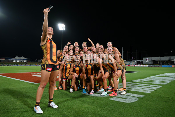 AFLW 2024 Round 09 - Hawthorn v Narrm - A-55431113