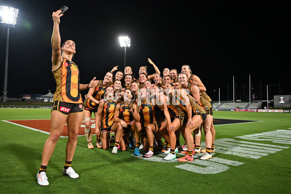 AFLW 2024 Round 09 - Hawthorn v Narrm - A-55442986