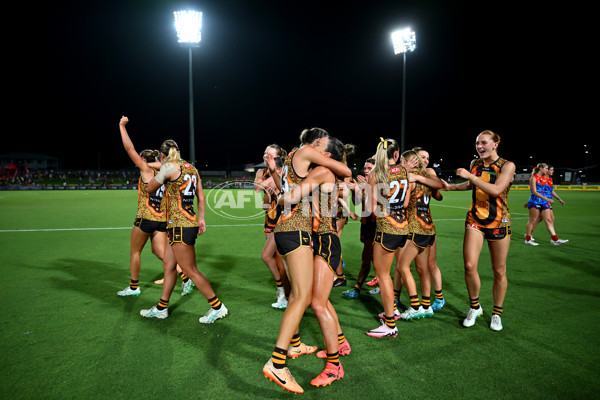 AFLW 2024 Round 09 - Hawthorn v Narrm - A-55443015