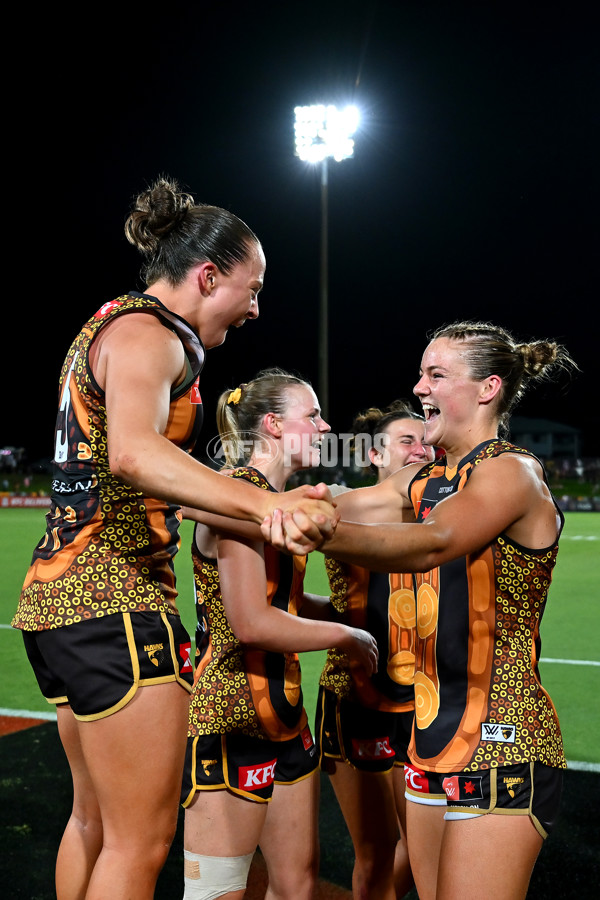 AFLW 2024 Round 09 - Hawthorn v Narrm - A-55453771