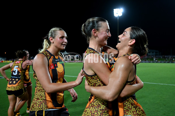 AFLW 2024 Round 09 - Hawthorn v Narrm - A-55463065