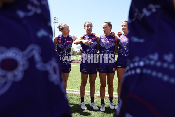 AFLW 2024 Round 09 - GWS v Walyalup - A-55465523