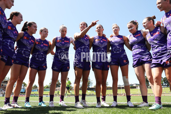 AFLW 2024 Round 09 - GWS v Walyalup - A-55465524