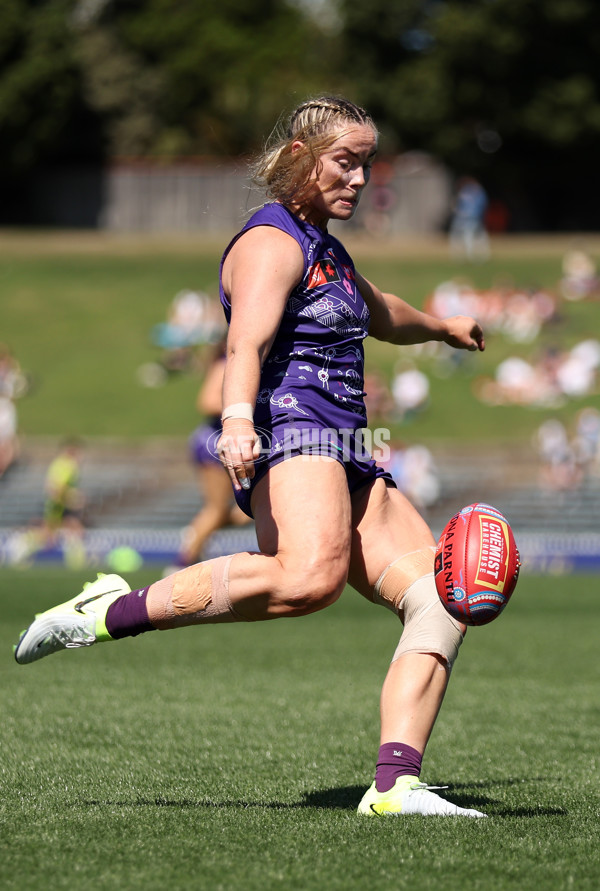 AFLW 2024 Round 09 - GWS v Walyalup - A-55466903