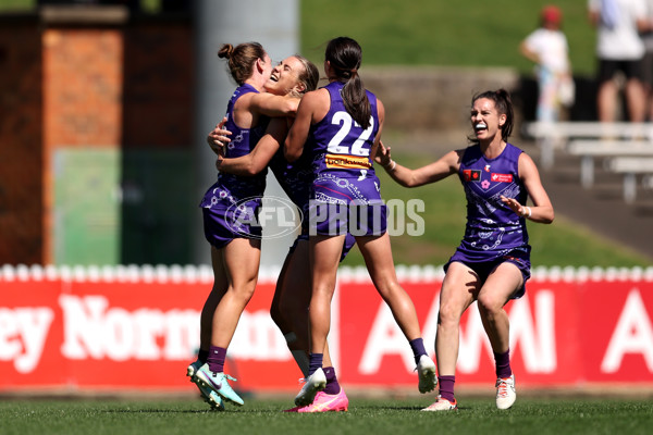 AFLW 2024 Round 09 - GWS v Walyalup - A-55468095