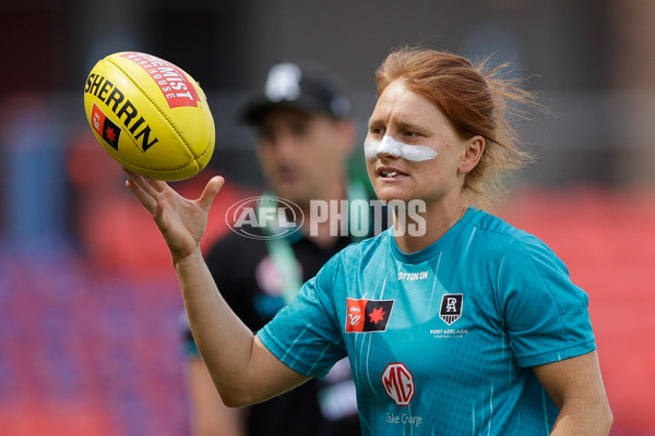 AFLW 2024 Round 09 - Gold Coast v Yartapuulti - A-55468098