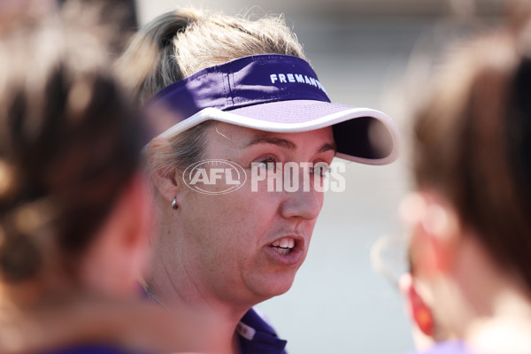 AFLW 2024 Round 09 - GWS v Walyalup - A-55468164