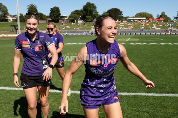 AFLW 2024 Round 09 - GWS v Walyalup - A-55468182