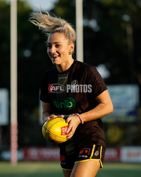 AFLW 2024 Round 09 - Essendon v Richmond - A-55478417