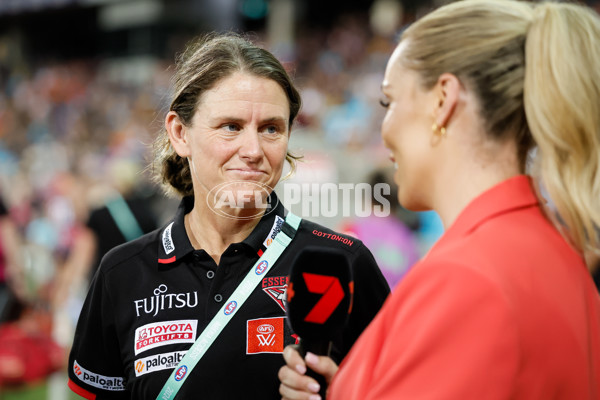 AFLW 2024 Round 09 - Essendon v Richmond - A-55484928