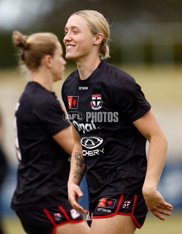 AFLW 2024 Round 09 - Western Bulldogs v Euro-Yroke - A-55487618