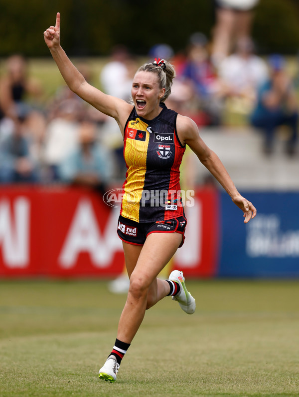 AFLW 2024 Round 09 - Western Bulldogs v Euro-Yroke - A-55487679