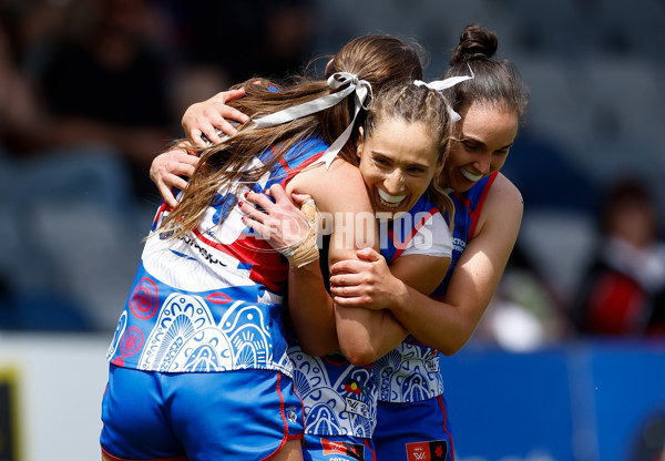 AFLW 2024 Round 09 - Western Bulldogs v Euro-Yroke - A-55490828