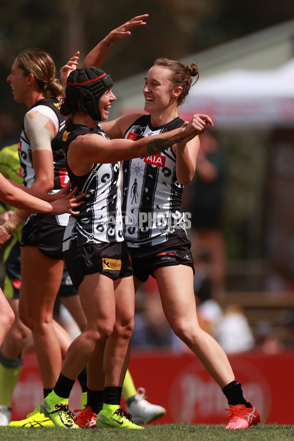 AFLW 2024 Round 09 - Collingwood v Carlton - A-55492051