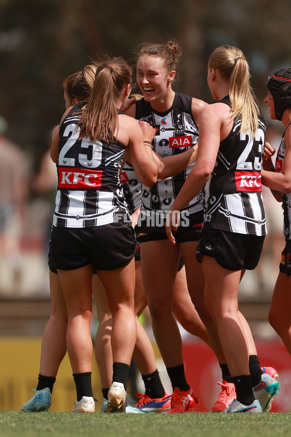 AFLW 2024 Round 09 - Collingwood v Carlton - A-55492054