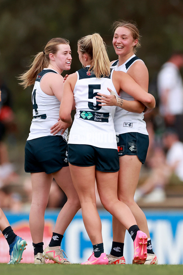 AFLW 2024 Round 09 - Collingwood v Carlton - A-55492097