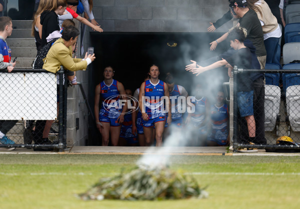 AFLW 2024 Round 09 - Western Bulldogs v Euro-Yroke - A-55493376