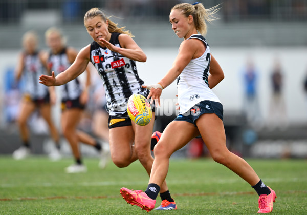 AFLW 2024 Round 09 - Collingwood v Carlton - A-55495194