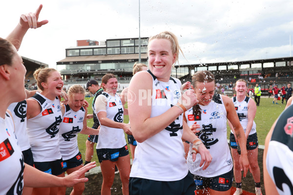 AFLW 2024 Round 09 - Collingwood v Carlton - A-55495851