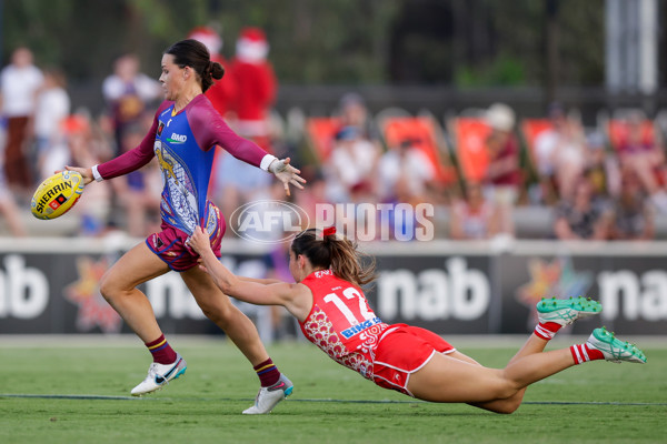 AFLW 2024 Round 09 - Brisbane v Sydney - A-55500553