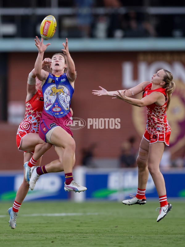 AFLW 2024 Round 09 - Brisbane v Sydney - A-55500578