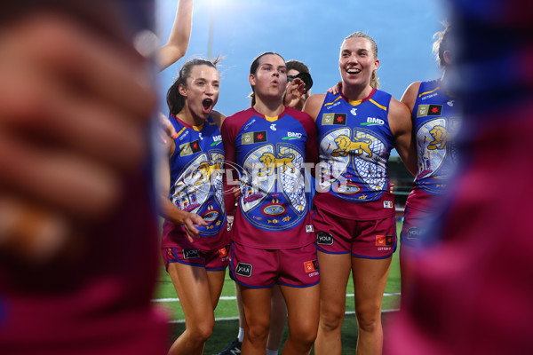 AFLW 2024 Round 09 - Brisbane v Sydney - A-55500596