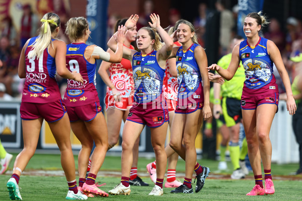 AFLW 2024 Round 09 - Brisbane v Sydney - A-55500597