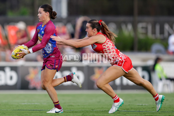 AFLW 2024 Round 09 - Brisbane v Sydney - A-55501142