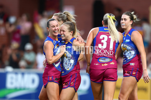 AFLW 2024 Round 09 - Brisbane v Sydney - A-55501179