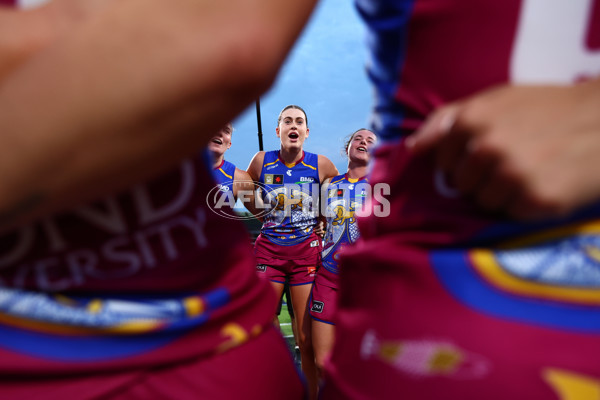 AFLW 2024 Round 09 - Brisbane v Sydney - A-55501184