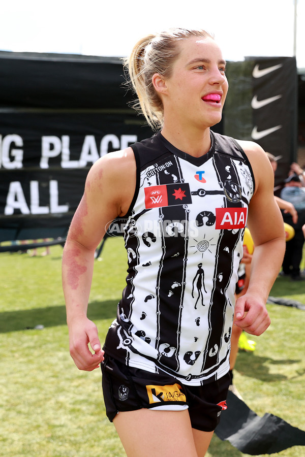 AFLW 2024 Round 09 - Collingwood v Carlton - A-55503158