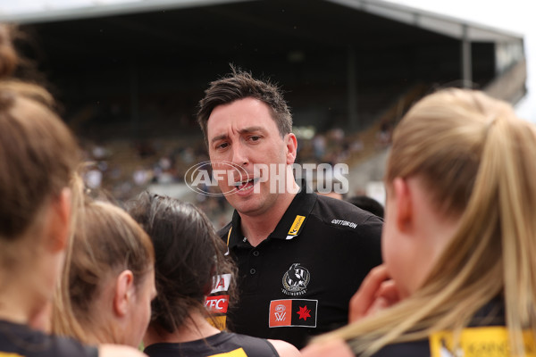 AFLW 2024 Round 09 - Collingwood v Carlton - A-55503168