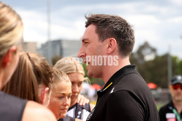 AFLW 2024 Round 09 - Collingwood v Carlton - A-55503169