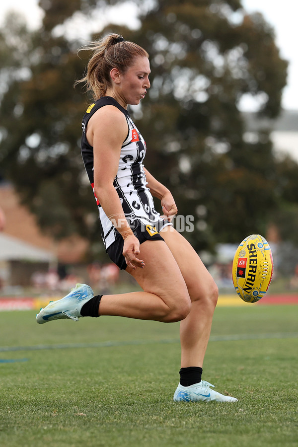 AFLW 2024 Round 09 - Collingwood v Carlton - A-55503179