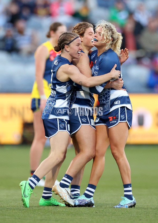 AFLW 2024 Round 10 - Geelong v Kuwarna - A-55544117