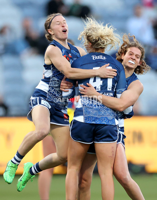 AFLW 2024 Round 10 - Geelong v Kuwarna - A-55544141