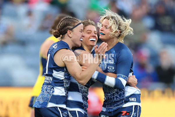 AFLW 2024 Round 10 - Geelong v Kuwarna - A-55544587