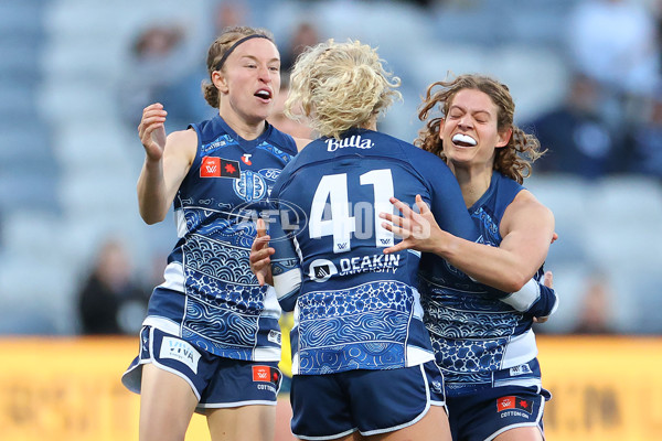 AFLW 2024 Round 10 - Geelong v Kuwarna - A-55544605