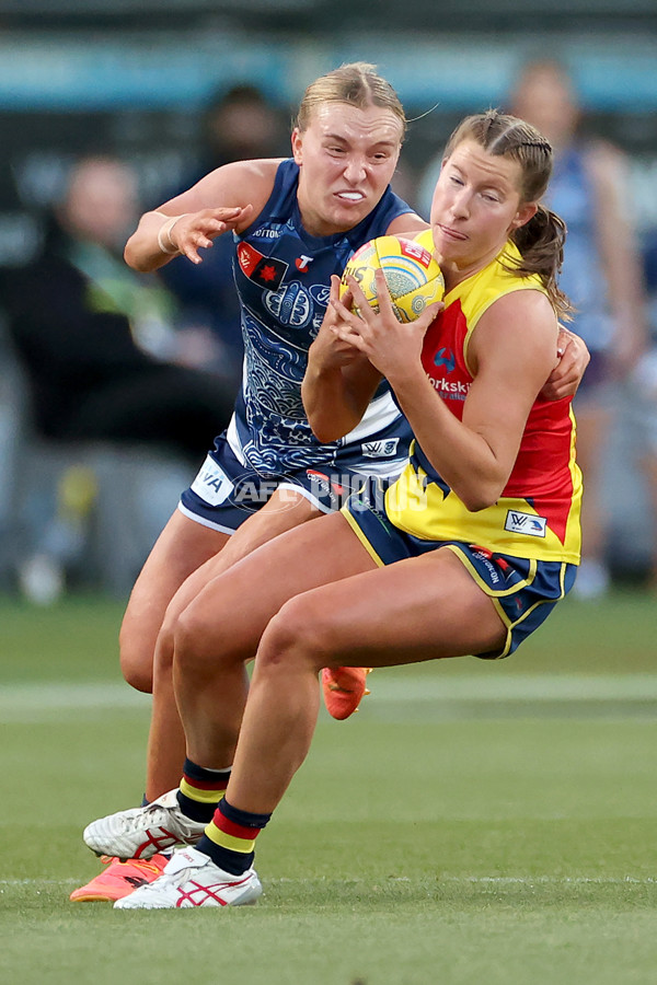 AFLW 2024 Round 10 - Geelong v Kuwarna - A-55544613