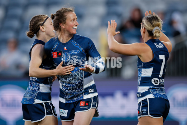 AFLW 2024 Round 10 - Geelong v Kuwarna - A-55546482