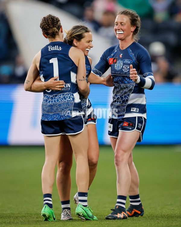 AFLW 2024 Round 10 - Geelong v Kuwarna - A-55546486