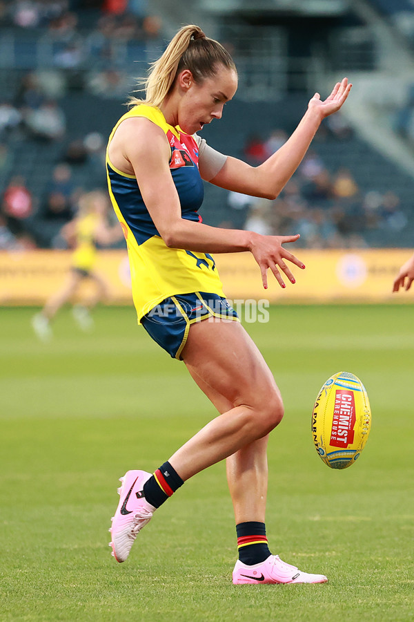 AFLW 2024 Round 10 - Geelong v Kuwarna - A-55547874